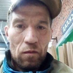 Парни в Новочебоксарске: Саша Марков, 45 - ищет девушку из Новочебоксарска