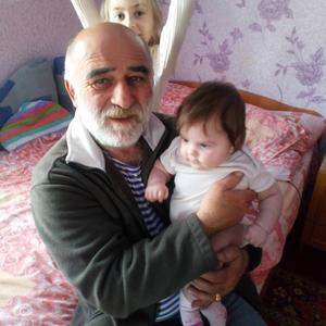 Парни в Короче: Исамудин, 64 - ищет девушку из Корочи