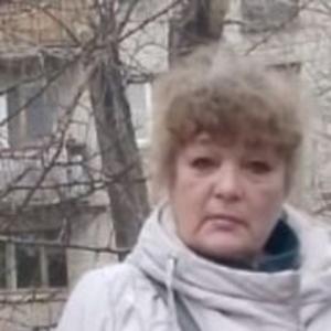 Девушки в Новосибирске: Марина, 61 - ищет парня из Новосибирска