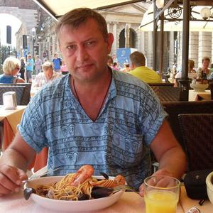 Руслан, 55 лет, Саяногорск