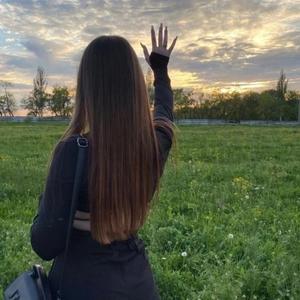 Девушки в Новосибирске: Милана, 24 - ищет парня из Новосибирска