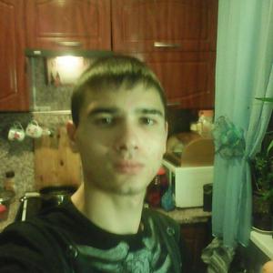 Максим, 25 лет, Москва