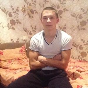 Артём, 26 лет, Луга-2