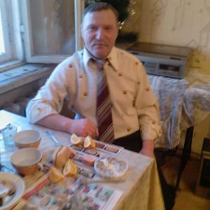 Николай, 72 года, Ижевск