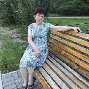 Девушки в Комсомольске-На-Амуре: Ирина, 63 - ищет парня из Комсомольска-На-Амуре