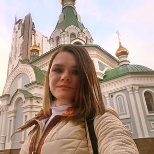 Девушки в Перми: Elena, 27 - ищет парня из Перми