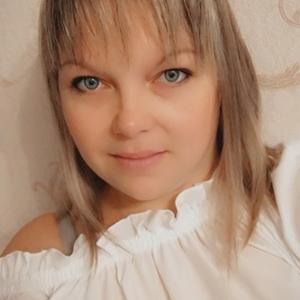 Девушки в Волоколамске: Надежда Левштанова, 37 - ищет парня из Волоколамска