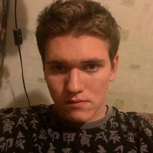 Михаил, 22 года, Астрахань