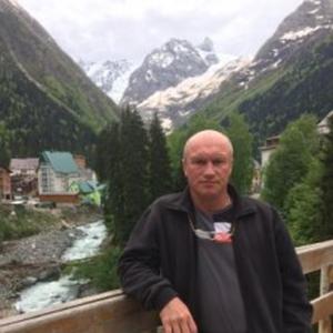 Андрей, 59 лет, Зверево