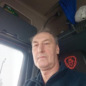 Евгений, 58 лет, Казань