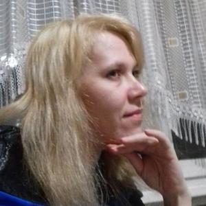 Девушки в Кызыле: Марина, 36 - ищет парня из Кызыла