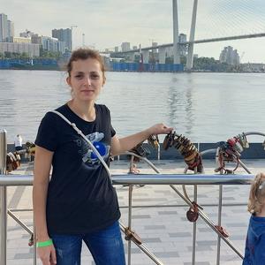 Девушки в Владивостоке: Василиса, 31 - ищет парня из Владивостока