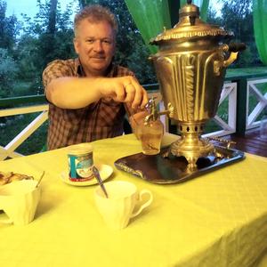 Василий, 54 года, Сокол