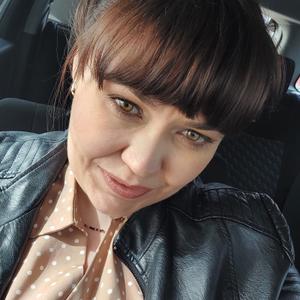Девушки в Томске: Натали, 33 - ищет парня из Томска