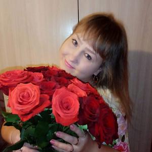 Девушки в Томске: Марина, 18 - ищет парня из Томска