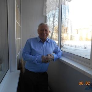 Парни в Старый Осколе: Anatolij, 76 - ищет девушку из Старый Оскола