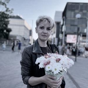 Девушки в Калининграде: Катерина, 45 - ищет парня из Калининграда