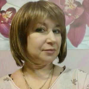 Девушки в Гатчине: Наталья, 49 - ищет парня из Гатчины