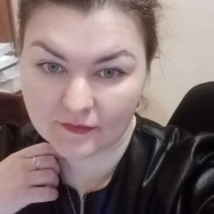 Девушки в Омске: Катя, 38 - ищет парня из Омска