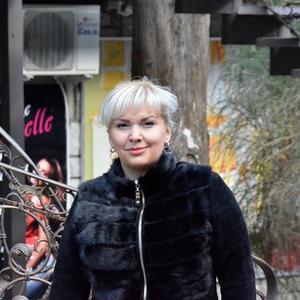 Девушки в Таганроге: Ирина, 46 - ищет парня из Таганрога
