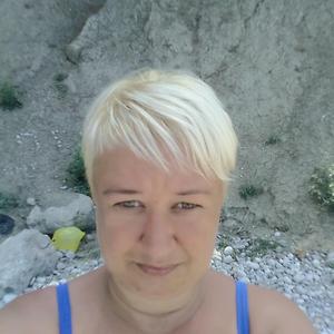 Девушки в Ставрополе: Полина, 41 - ищет парня из Ставрополя