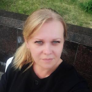 Девушки в Вологде: Людмила, 41 - ищет парня из Вологды
