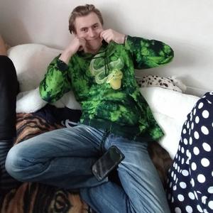 Парни в Омске: Антон, 23 - ищет девушку из Омска