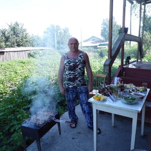 Геннадий, 68 лет, Барнаул