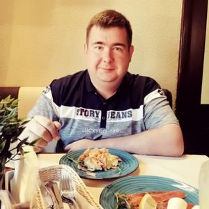 Парни в Пскове: Илья, 35 - ищет девушку из Пскова