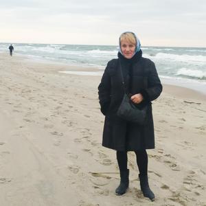 Девушки в Гатчине: Ольга, 69 - ищет парня из Гатчины