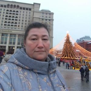 Девушки в Саратове: Ирина, 49 - ищет парня из Саратова