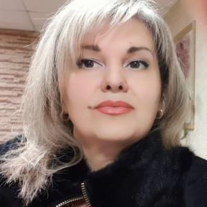 Девушки в Таганроге: Irina Ru, 42 - ищет парня из Таганрога