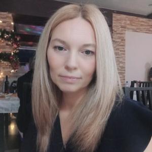 Девушки в Ижевске: Юлия, 43 - ищет парня из Ижевска