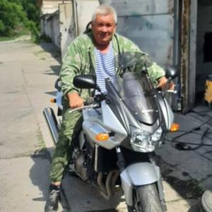 Парни в Саяногорске: Вова, 58 - ищет девушку из Саяногорска