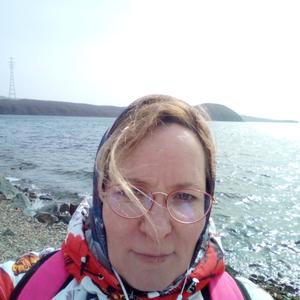 Девушки в Владивостоке: Любовь, 57 - ищет парня из Владивостока