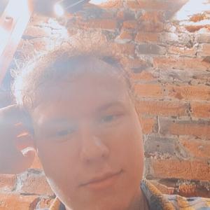 Парни в Владивостоке: Кирилл, 24 - ищет девушку из Владивостока