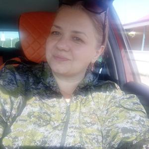 Девушки в Соликамске: Вика, 43 - ищет парня из Соликамска