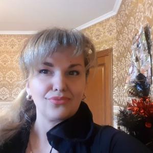 Девушки в Таганроге: Irina Ru, 42 - ищет парня из Таганрога