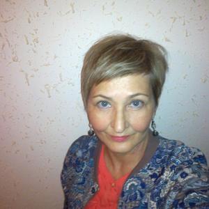 Людмила, 66 лет, Тюмень