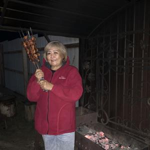 Девушки в Якутске: Тина, 60 - ищет парня из Якутска