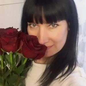 Девушки в Волгограде: Марина, 42 - ищет парня из Волгограда