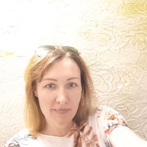 Девушки в Ижевске: Светлана, 39 - ищет парня из Ижевска