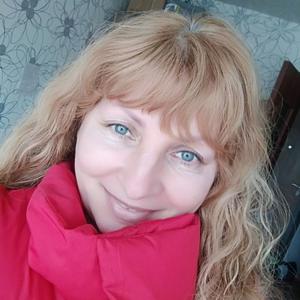 Девушки в Екатеринбурге: Ирина, 53 - ищет парня из Екатеринбурга