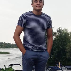 Парни в Саратове: Виктор, 25 - ищет девушку из Саратова