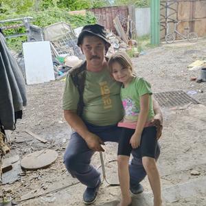 Олег, 53 года, Углегорск