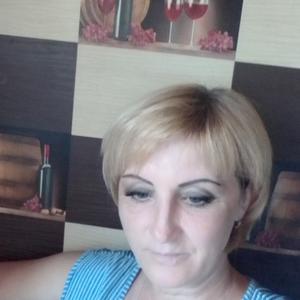 Девушки в Азове: Валентина, 49 - ищет парня из Азова