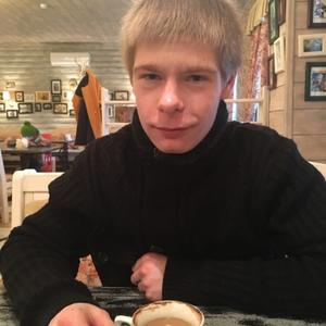 Парни в Осташкове: Виталий, 27 - ищет девушку из Осташкова