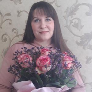 Девушки в Томске: Анна, 42 - ищет парня из Томска