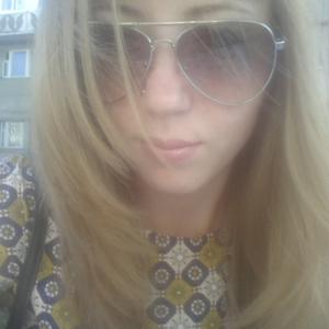 Девушки в Ангарске: Lelya, 28 - ищет парня из Ангарска