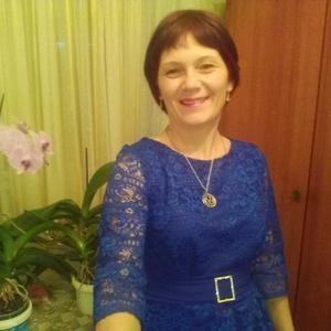 Девушки в Георгиевске: Елена Ларина, 54 - ищет парня из Георгиевска